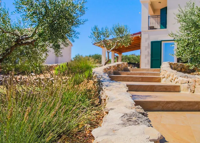 Villa Luisa Fuer Bis Zu 8 Personen Mit Pool, Klima, Grill, Tischtennis, Boccia