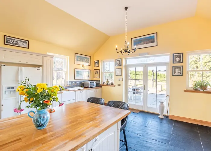The Doune, Luxury Traditional Country House With Hot Tub