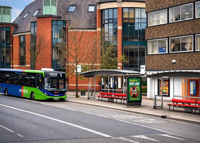Suite Swindon Escape In Town Centre - Free Parking