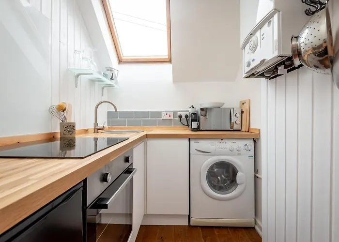 Weeloft - St Andrews Studio Apartment