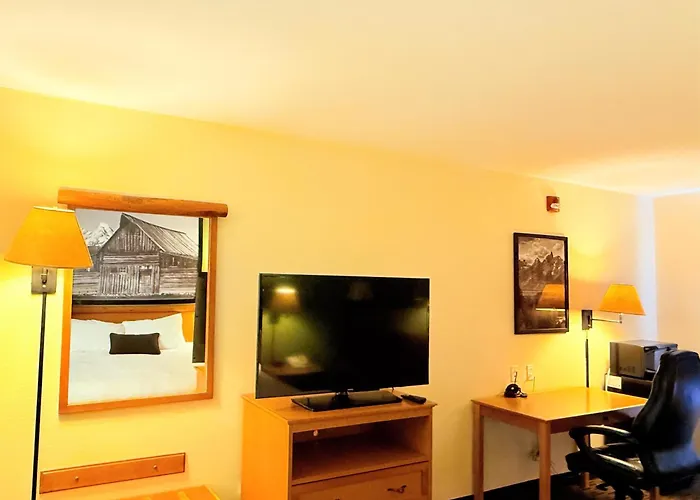 Super 8 By Wyndham Wheatland Wyoming Hotel