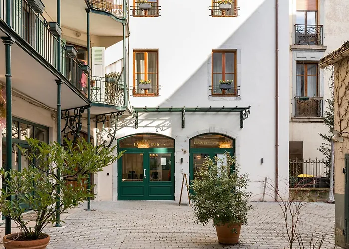 Hotel La Cour Du 6