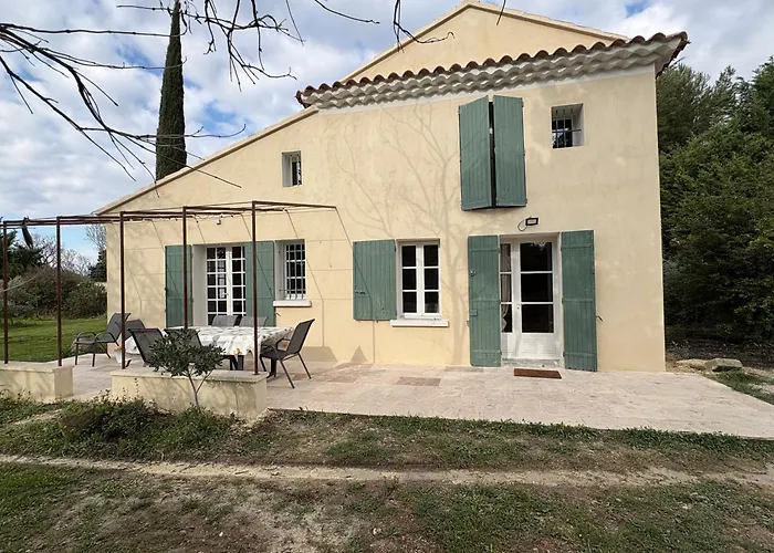 Le Mas Au Pied Du Ventoux