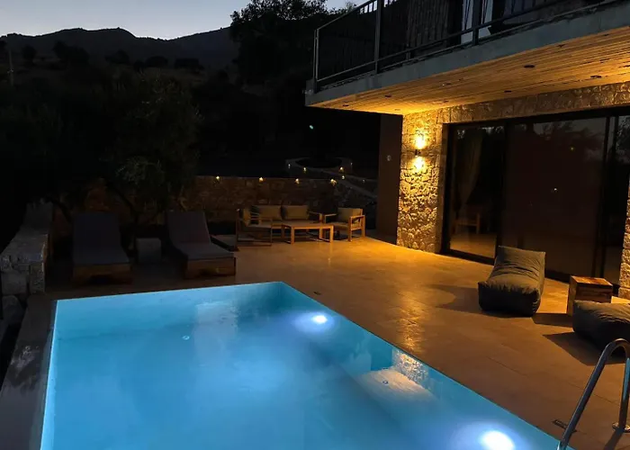 Petres Luxury Villas With Heated Private Pool