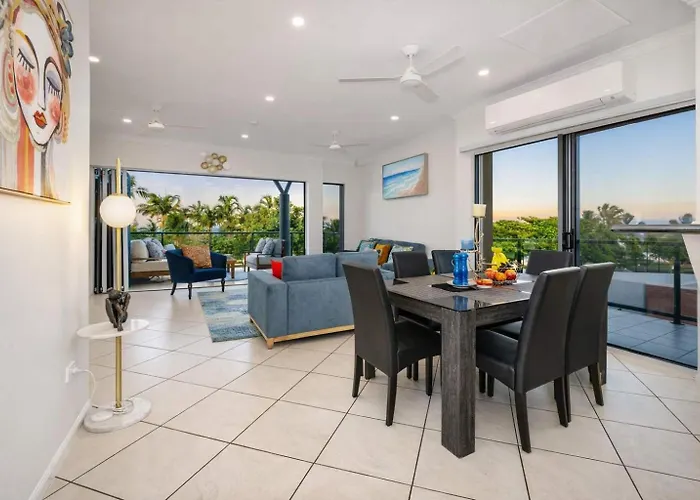 3Br Oceanfront Penthouse On The Strand, Townsville