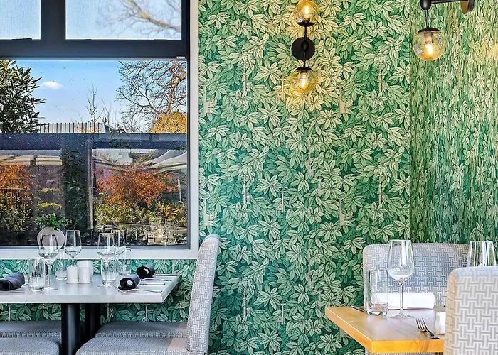 Hotel Elms Christchurch, An Ascend Collection Hotel