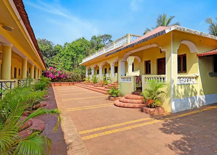 Fabhotel La Pablo Resort Nr Chapora Fort