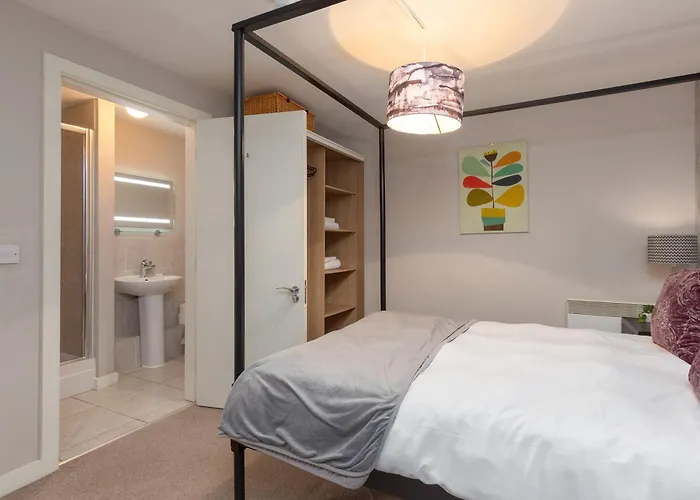 Lancaster City Apartment