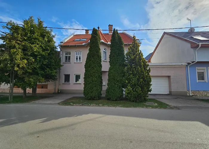 Zoli Apartmanok-Zoli Koelcsey 19 Villa