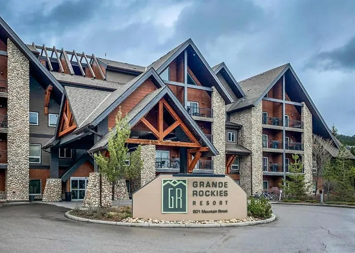 Outstanding Mountain Condo - Pool, Hot Tub & Waterslide!