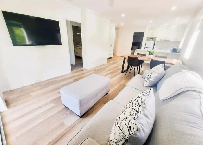 Stunning 2 Bedroom 2 Bathroom Beachfront Apartment Close To Everything!