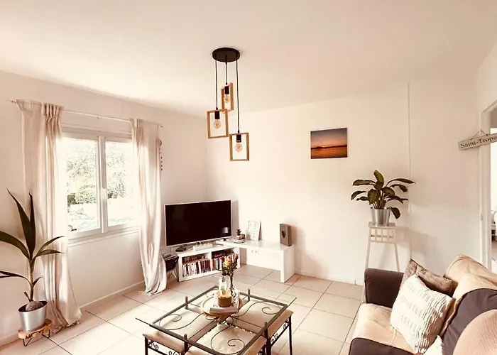 Grand Appartement 3 Chambres, 7 A 9 Personnes, A 300M De La Plage