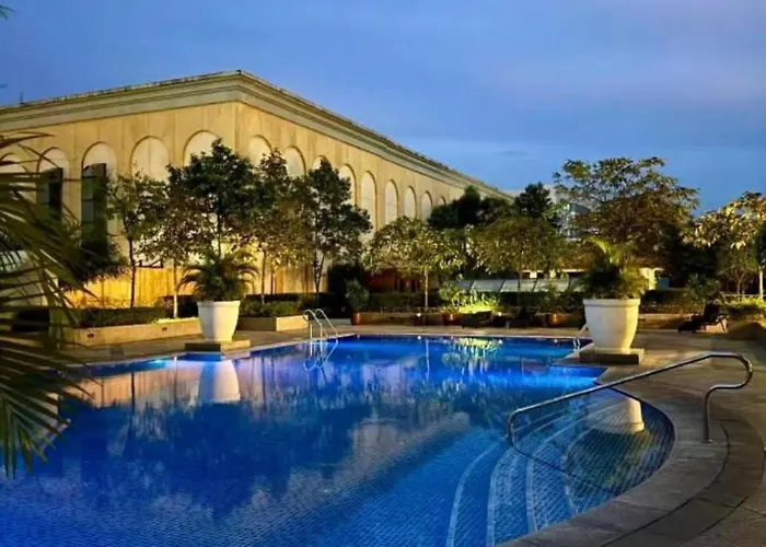 Bgc, Luxe Mckinley Condo At Venice Residences, Free Parking And Wifi