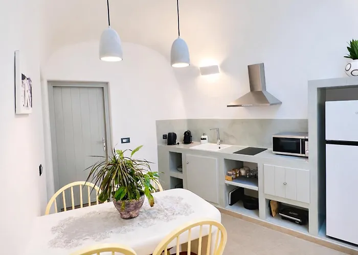 Tiara Suites Fira - Cycladic & Cave