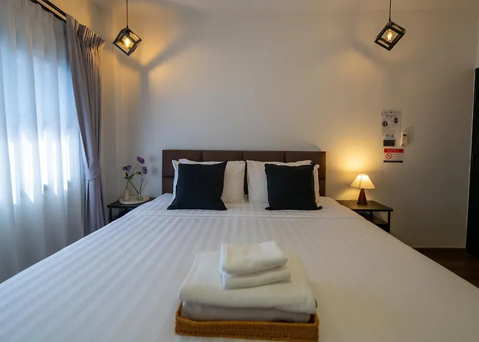 House 148 Patong Pool Villa 4Br Near Beach