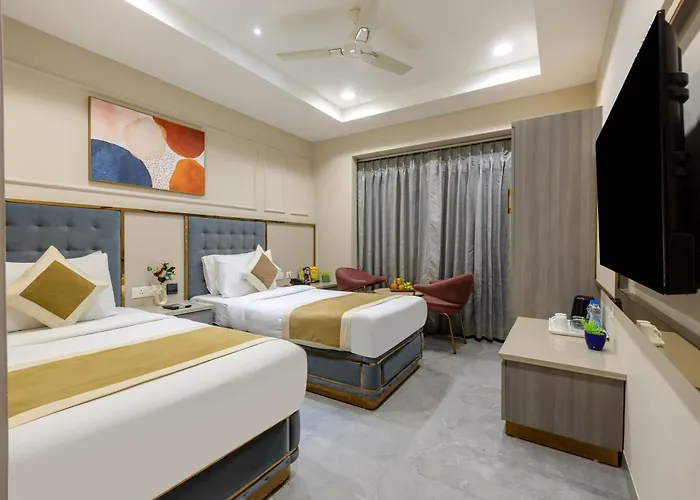 Hotel Sapphire House - 3 Mins Walk From Metro And 5 Mins From New Delhi Railway Station