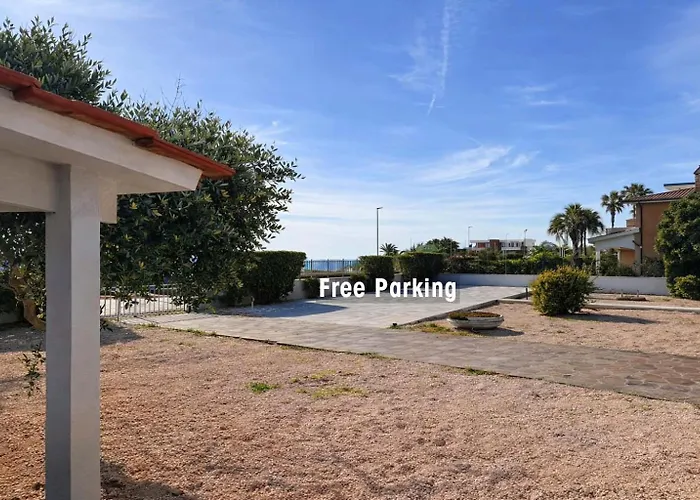 Edo House Anzio - Beachfront - Fronte Mare - Affittacamere - Private Parking