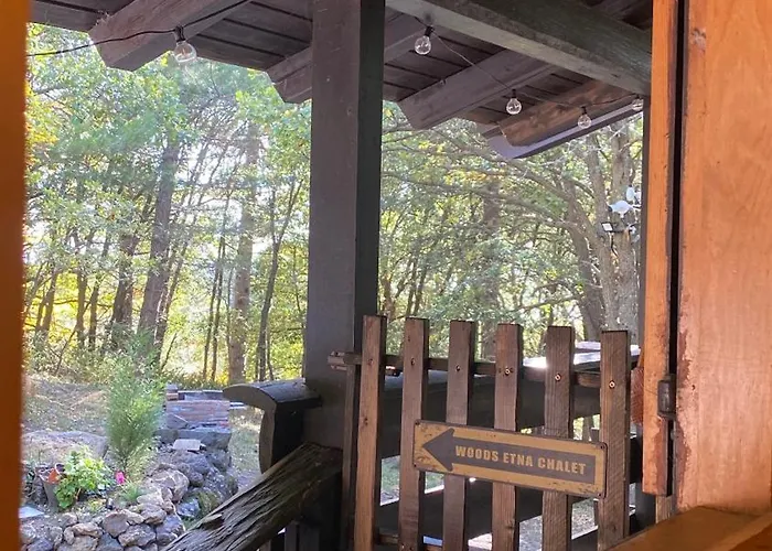 Woods Etna Chalet