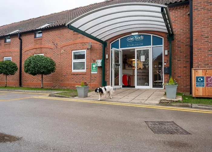 Stableside Hotel At York Racecourse
