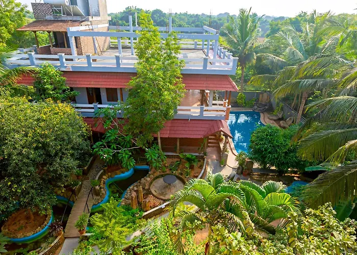 Green'S Heritage Resort Auroville With Swimming Pool