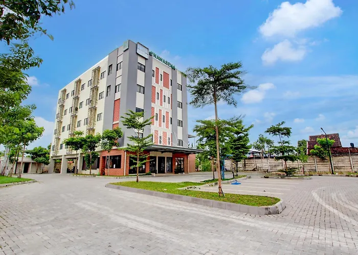 Townhouse Oak Near The Park Mall Solo Formerly D'Nawasena Guest House