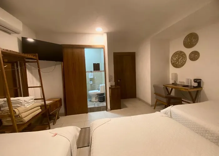 Hotel Punto Oriente Tonala
