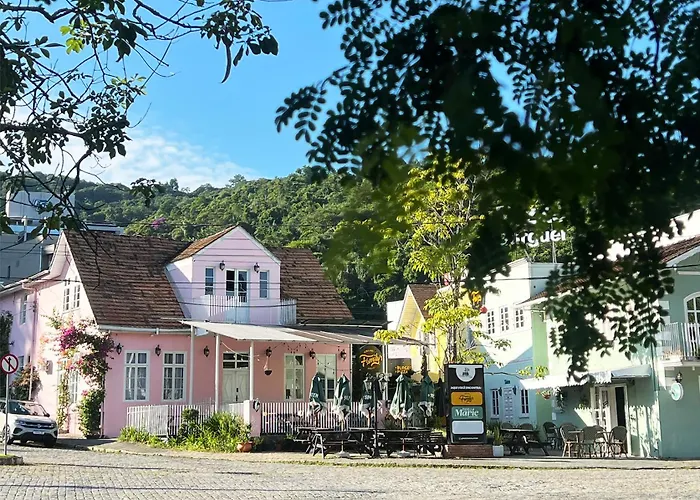 Casarao Da Vila Smart Hospedaria - Vila Germanica - Sua Hospedagem A Poucos Passos Da Oktoberfest