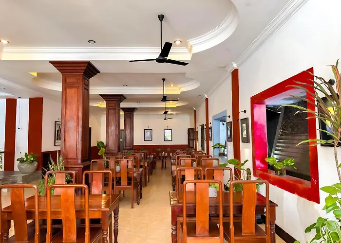 Vplus Hotel