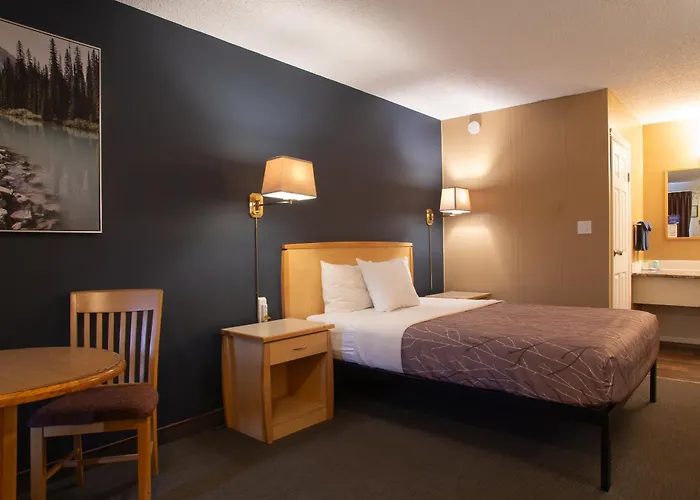 Easystay Inn & Suites Fernie