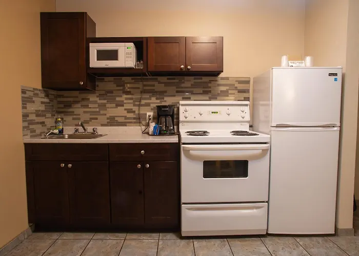 Easystay Inn & Suites Fernie