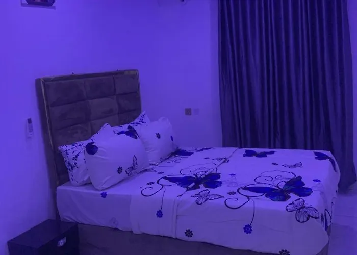02 Hotel And Suites