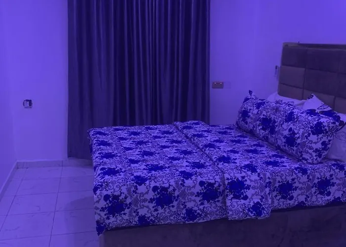 02 Hotel And Suites