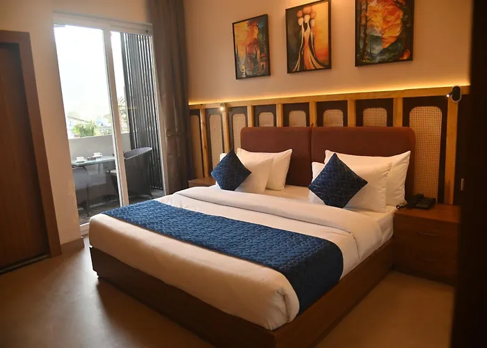 Aarush Hotel & Resort