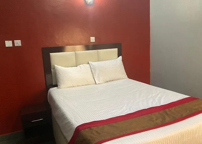 Gillis Continental Hotel And Event Center