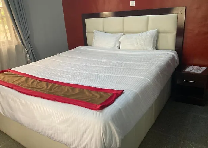 Gillis Continental Hotel And Event Center