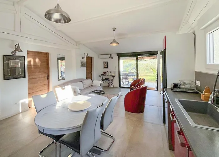 Cozy Home In Brignoles