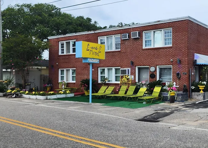 E & E Motel