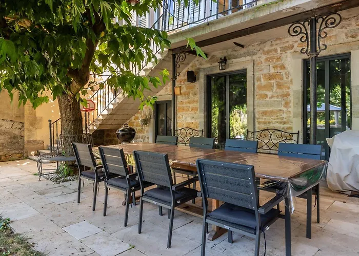 Discovery - A Villa With A Swimming Pool That Reveals All Its Charm