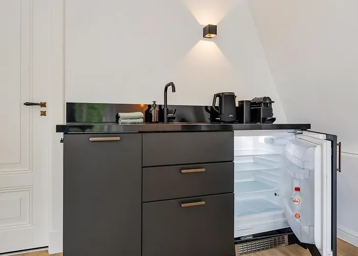Luxury Studio In Utrecht Center - View On Canal