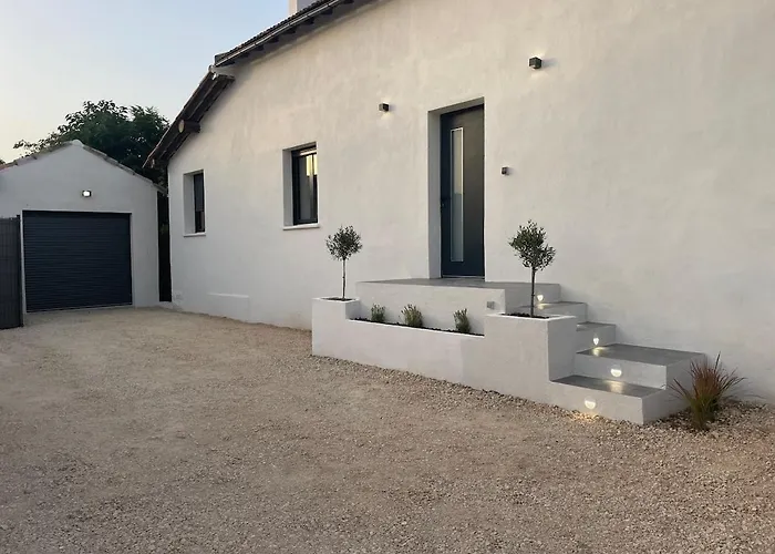 Grande Villa Moderne, Clim & Jacuzzi, Tout Confort