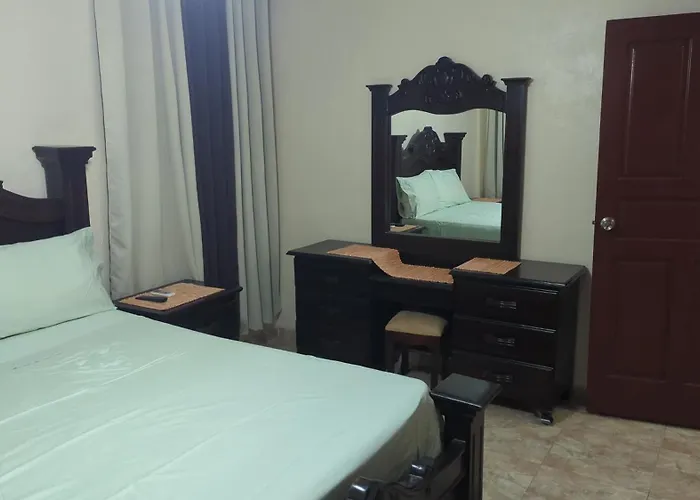 Three Bed Room Next To Colinas Mall Near Monumento