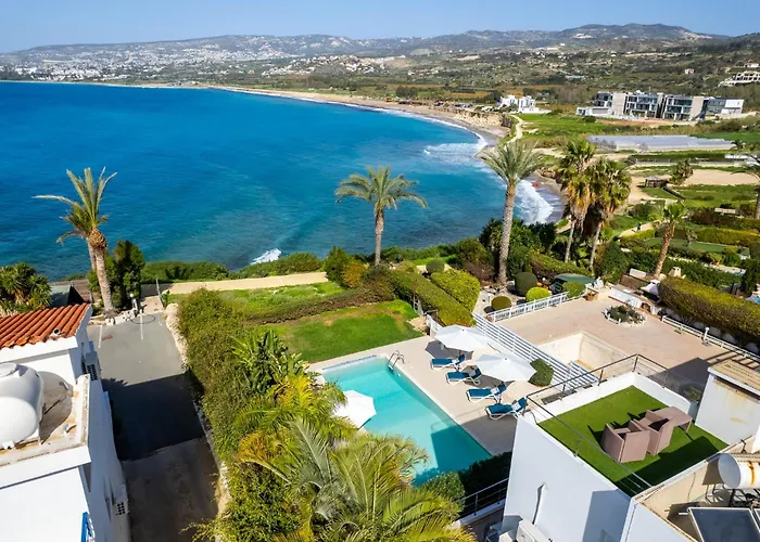 Beachfront Villa Mare With Jaccuzi And Infinity Pool