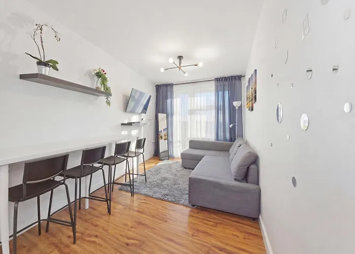 Ultra Central, Near Station 2Br 2Bath 6Sleep