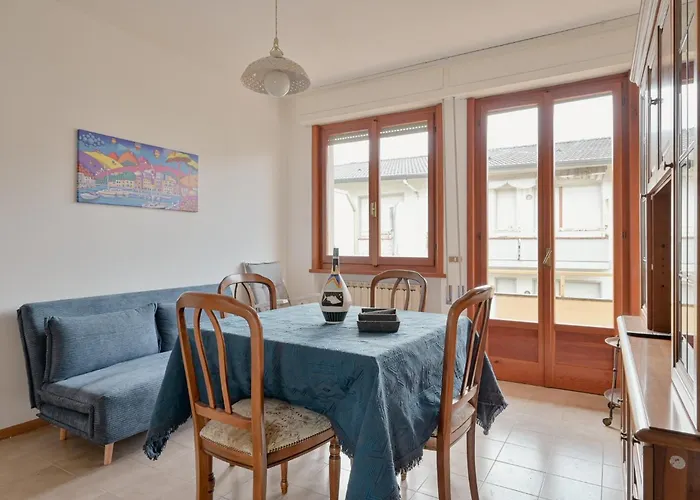 Guesthost - Casa Del Sole Comfy Flat With Parking
