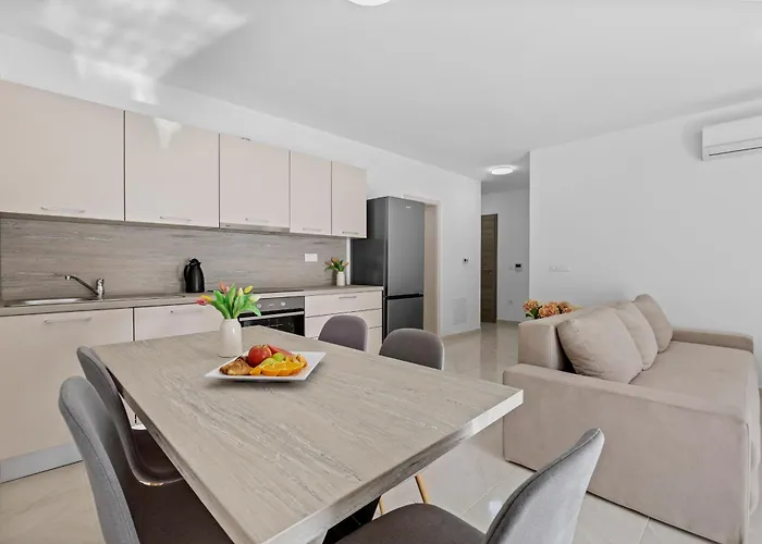 Apartment Lola