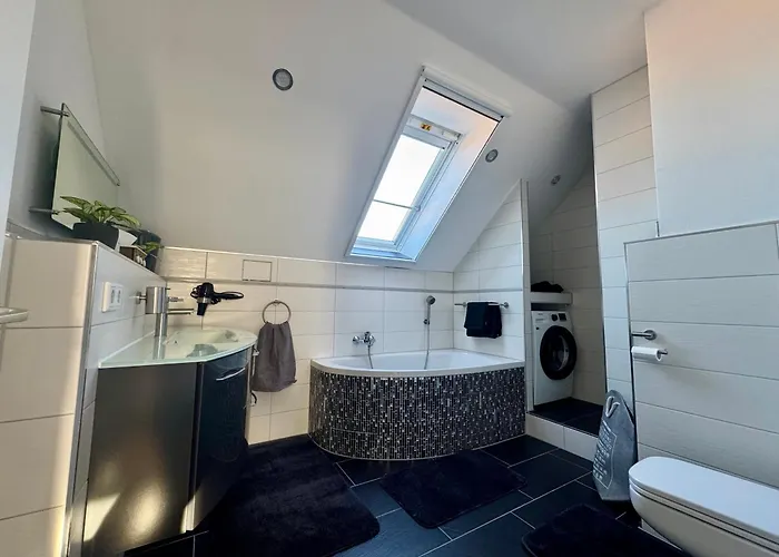 Ruhige Wohnung - Ideal Fuer Urlaub Und Business