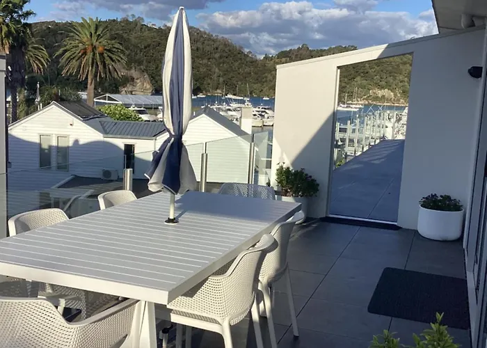 Harbourview Penthouse Apartment