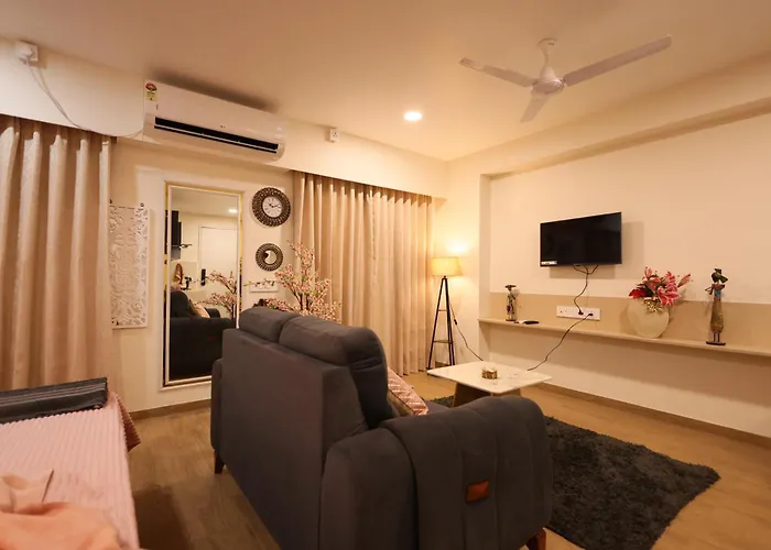 Blanchaus Stays - Premium Luxury I Viman Nagar I Near Pune Airport I Skyline View
