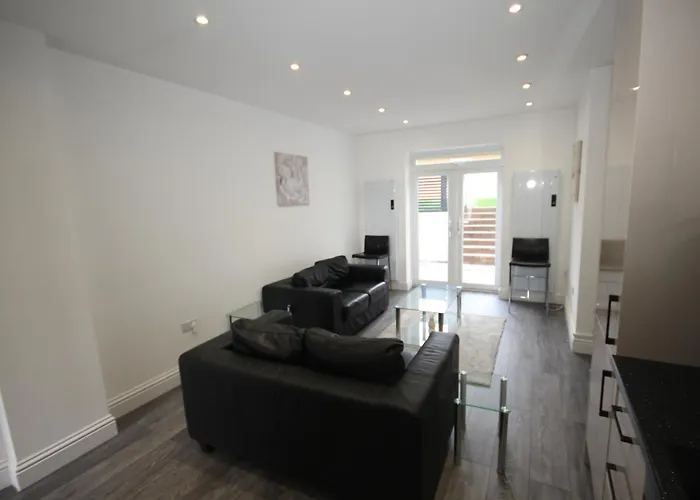 Osterley Place - Apt F