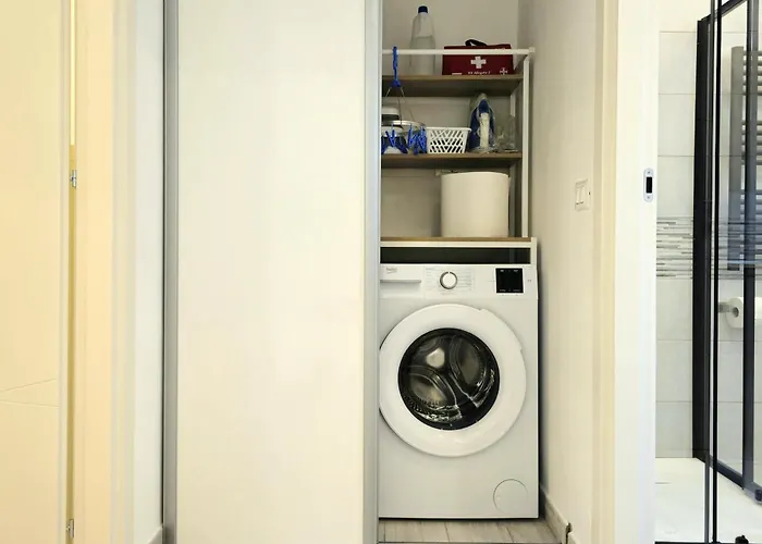 Smart House - Appartamento Moderno A Prato Con Ingresso Indipendente, 25Min Da Firenze